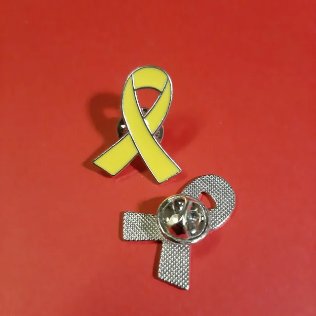 Die gelbe Schleife kann von uns auch in hoher Stückzahl kurzfristig geliefert werden. Sprechen Sie uns an! 

https://www.ledertaschenmanufaktur.de/produkt/anstecker-schleife-gelb-geiseln-israel-bring-them-home/

#gelbeSchleife
#yellowRibbon
#BringThemHomeNow