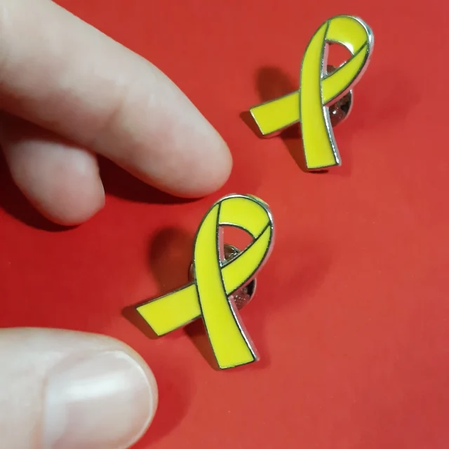 Tragen Sie die gelbe Schleife und zeigen Sie sich solidarisch mit den von der Hamas verschleppten Geiseln!

https://www.ledertaschenmanufaktur.de/produkt/anstecker-schleife-gelb-geiseln-israel-bring-them-home/

#yellowRibbon
#BringThemHomeNow
#StayWithIsrael